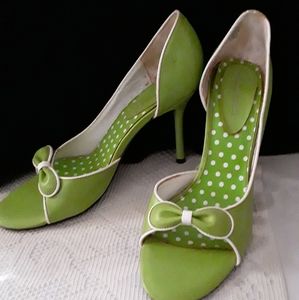 Shoes. High heel open toe fits 9&1/2